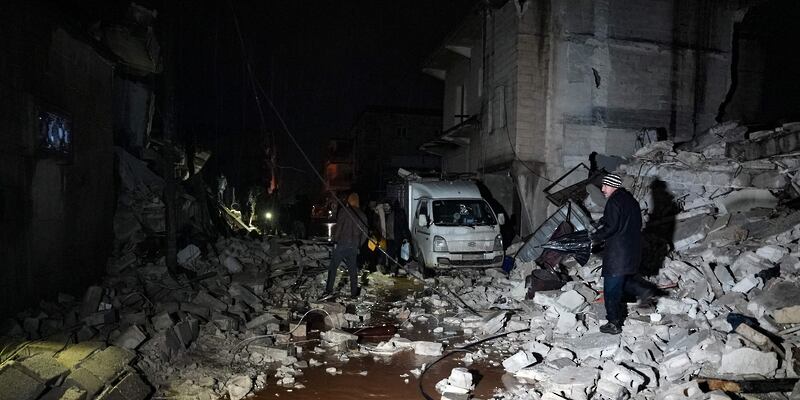 سلطنة عمان تعزي تركيا وسوريا