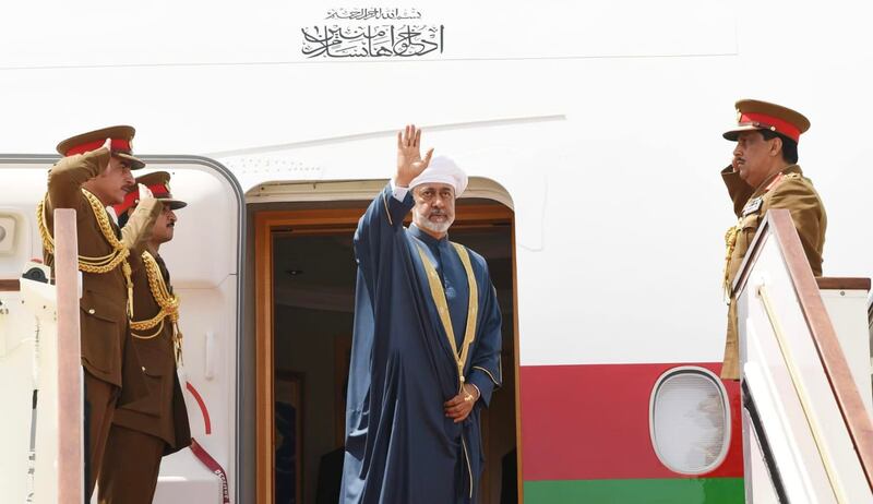 جلالة السلطان يصل إيران