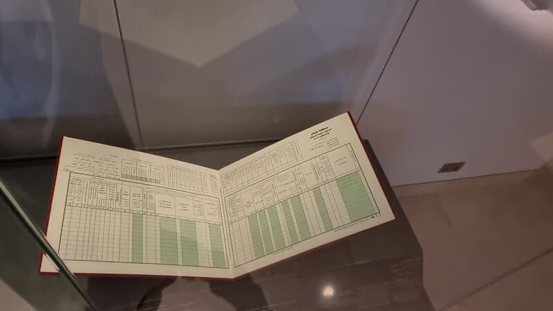 بالصور: ما بين تعدادي 1993 و2020؛ اسم السلطان الخالد، وتوقيع جلالة السلطان المعظم