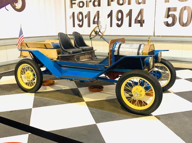 أبطال جيب عمان يتعرفون على متحف تاريخ الدفع الرباعي