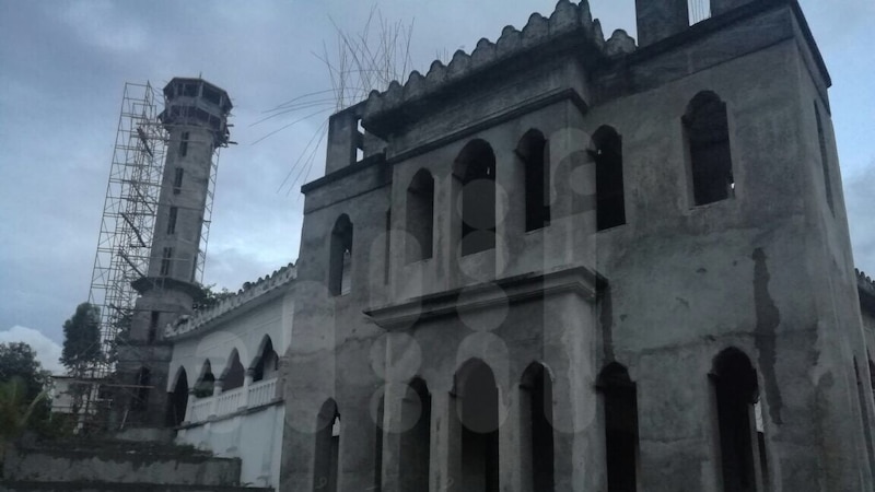 ما قصة جامع السلطان قابوس في جزر القمر؟