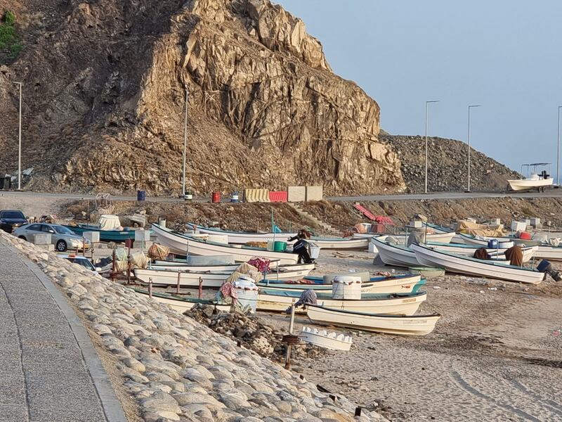 بالصور: معاناة سكّان “عينت” هل تجد لها آذانا صاغية؟