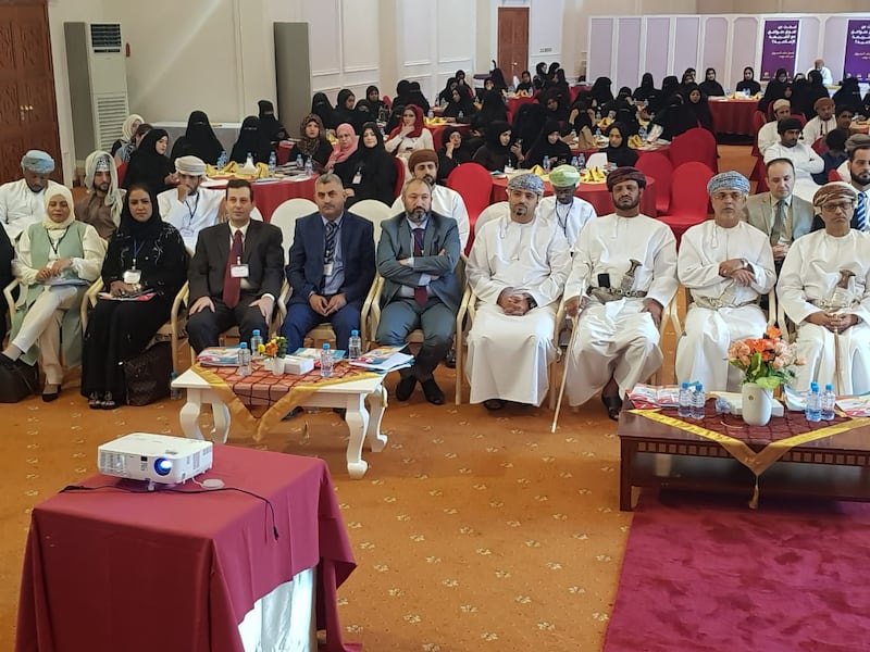 ندوة حول إدارة “الإنفاق والادخار” في المنزل بصلالة