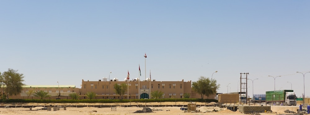 فرص عمل ومشاريع للشباب: المنطقة الحرة بالمزيونة تجذب الاستثمارات.. والعين على “النظام الإلكتروني”