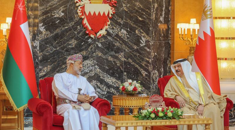 تكريمًا لجلالة السلطان: مأدبة غداء خاصة