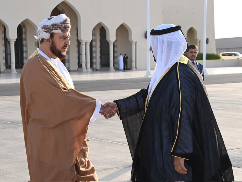 بالصور: سمو السيد أسعد بن طارق يتوجه إلى دبي