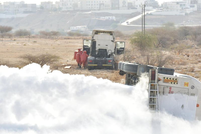 تدهور صهريج نقل أكسجين ووفاة السائق