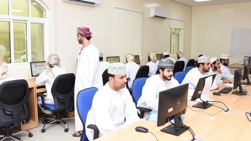 “العمل” تعلن عن أكثر من 500 وظيفة ضمن مبادرة ساهم