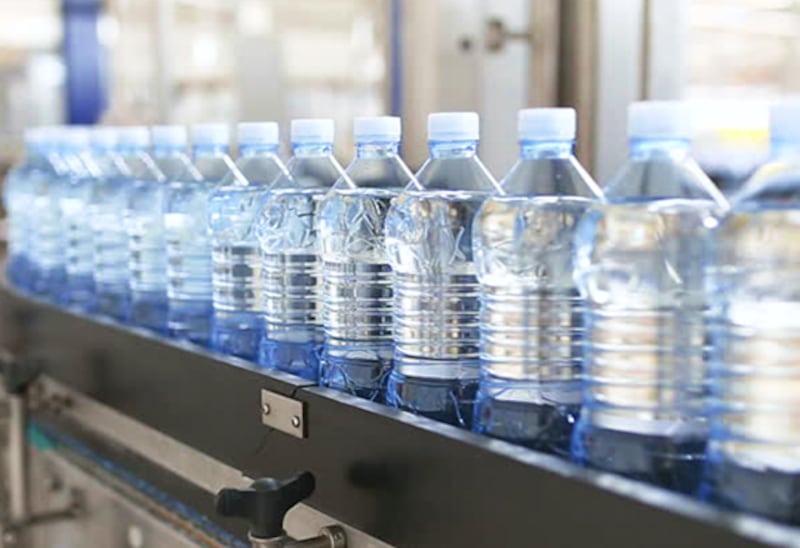 بعد سحب كميات منه: شركة مياه توضح  حول منتجها