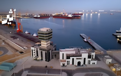 “الدقم”: الميناء الذي لا يحتاج هرمز