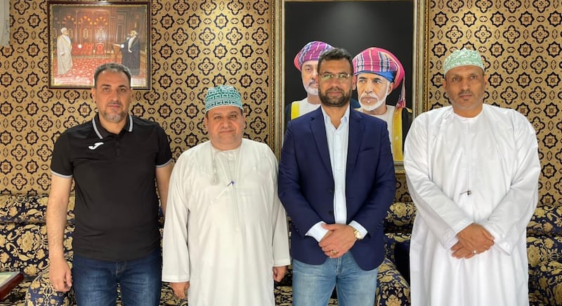 “وساطة” النائب الثاني لرئيس اتحاد الكرة تُنهي أزمة بين ناديين عماني وعراقي