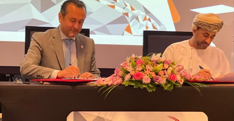 المها لتسويق المنتجات النفطية توقع اتفاقية شراكة مع الرؤية للتأمين