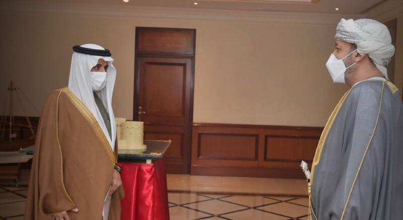 وزير الداخلية يستقبل مسؤولا عربيا