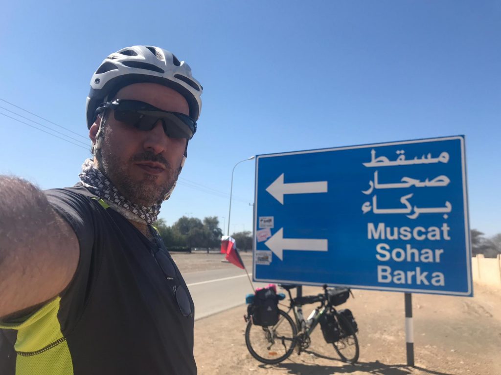 ينطلق من مسقط: كويتي يطوف بـ “الود والوئام” بين دول الخليج بدراجة هوائية