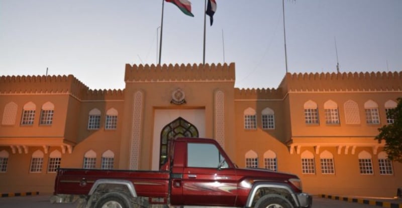 ارتكب 5 جنح: قام بتصوير عملية تجاوز من كتف الطريق والمحكمة تعاقبه