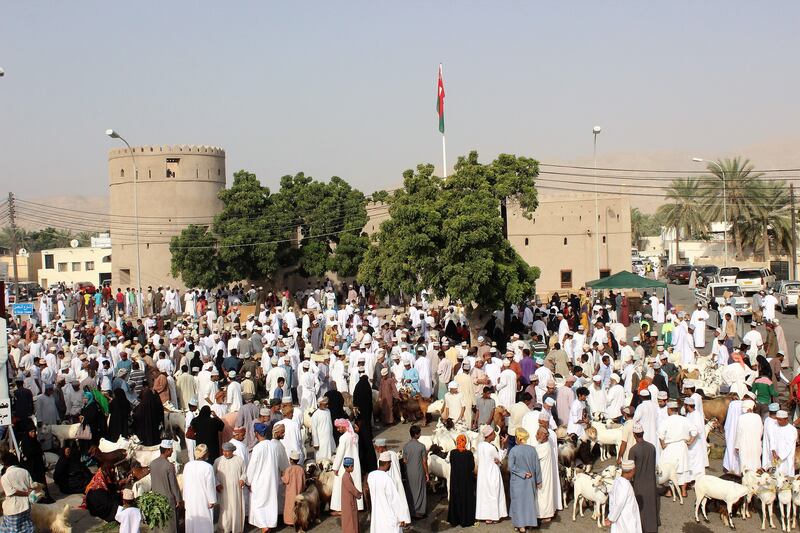 الهبطة أول أفراح العمانيين بعيد الفطر… فماذا تعرف عنها؟