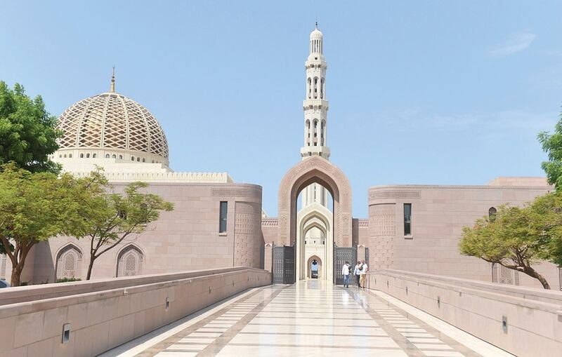 مُلخَّص بـ4 لغات لخطبة الجمعة “قل سيروا في الأرض”