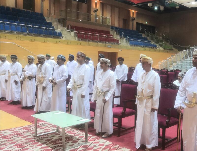 ندوة تبحث كيفية التعامل مع نبتة البارثنيوم في ظفار