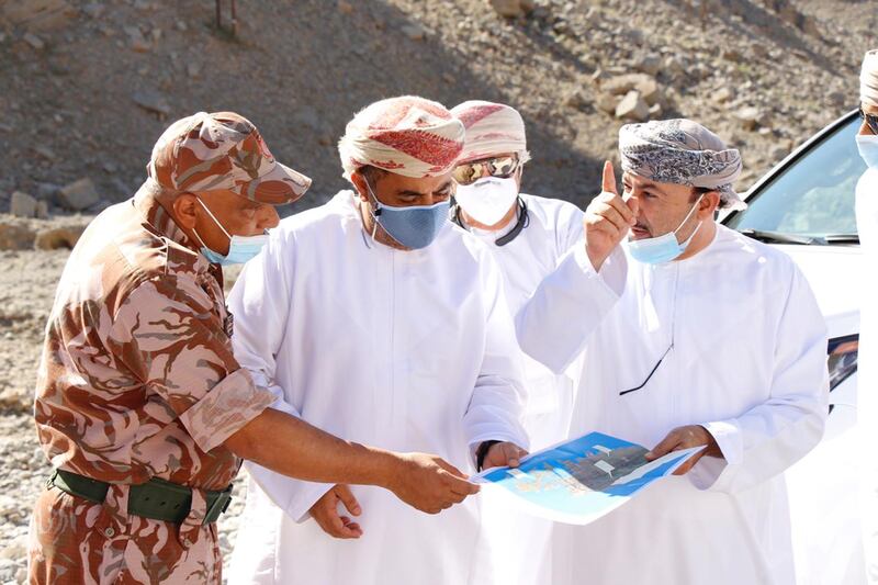 بالصور: وزراء في جولات ميدانية بمسندم