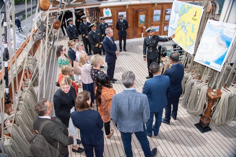 شباب عمان الثانية تستقبل زوارا من بريطانيا