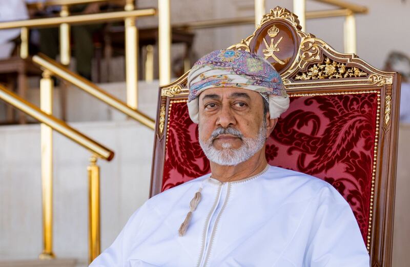 حين تتجلّى قيم الرحمة والعفو عند المقدرة: أعداد الذين تشرّفوا بالعفو السلطاني السامي خلال 5 سنوات 