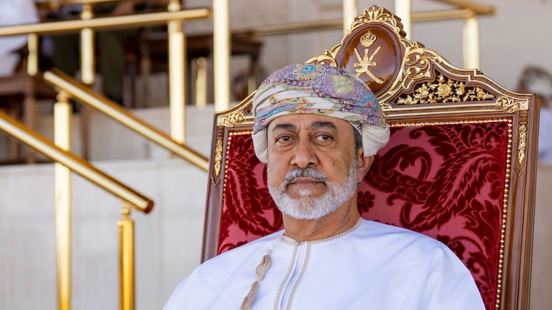 حين تتجلّى قيم الرحمة والعفو عند المقدرة: أعداد الذين تشرّفوا بالعفو السلطاني السامي خلال 5 سنوات