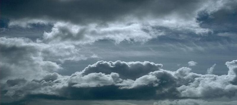 تقرير جديد: استمرار تأثر أجواء السلطنة بأخدود لمنخفض جوي