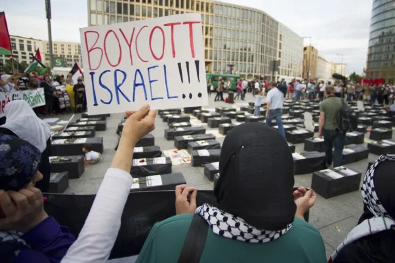 صحيفة إسرائيلية: الحصار الصامت يخنق الاقتصاد الإسرائيلي ويعزله دوليا