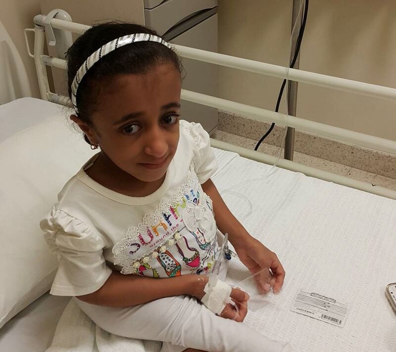 بالصور: آية الجديدية وُلدت بمرض “العظم الزجاجي” وتحلم بالدراسة الجامعية