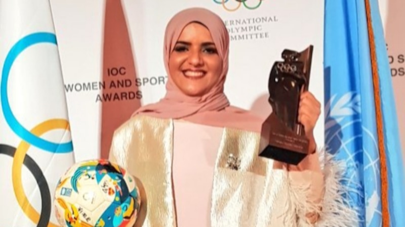 العُمانية التي تم تكريمها في الأمم المتحدة تؤكد: بحجابي ولبسي المحتشم أستطيع ممارسة نشاطاتي ورياضتي المفضلة