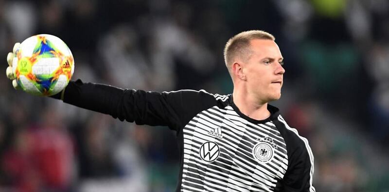 عدوى في الجهاز الهضمي تمنع حارس المنتخب الألماني من اللحاق بفريقه في مسقط