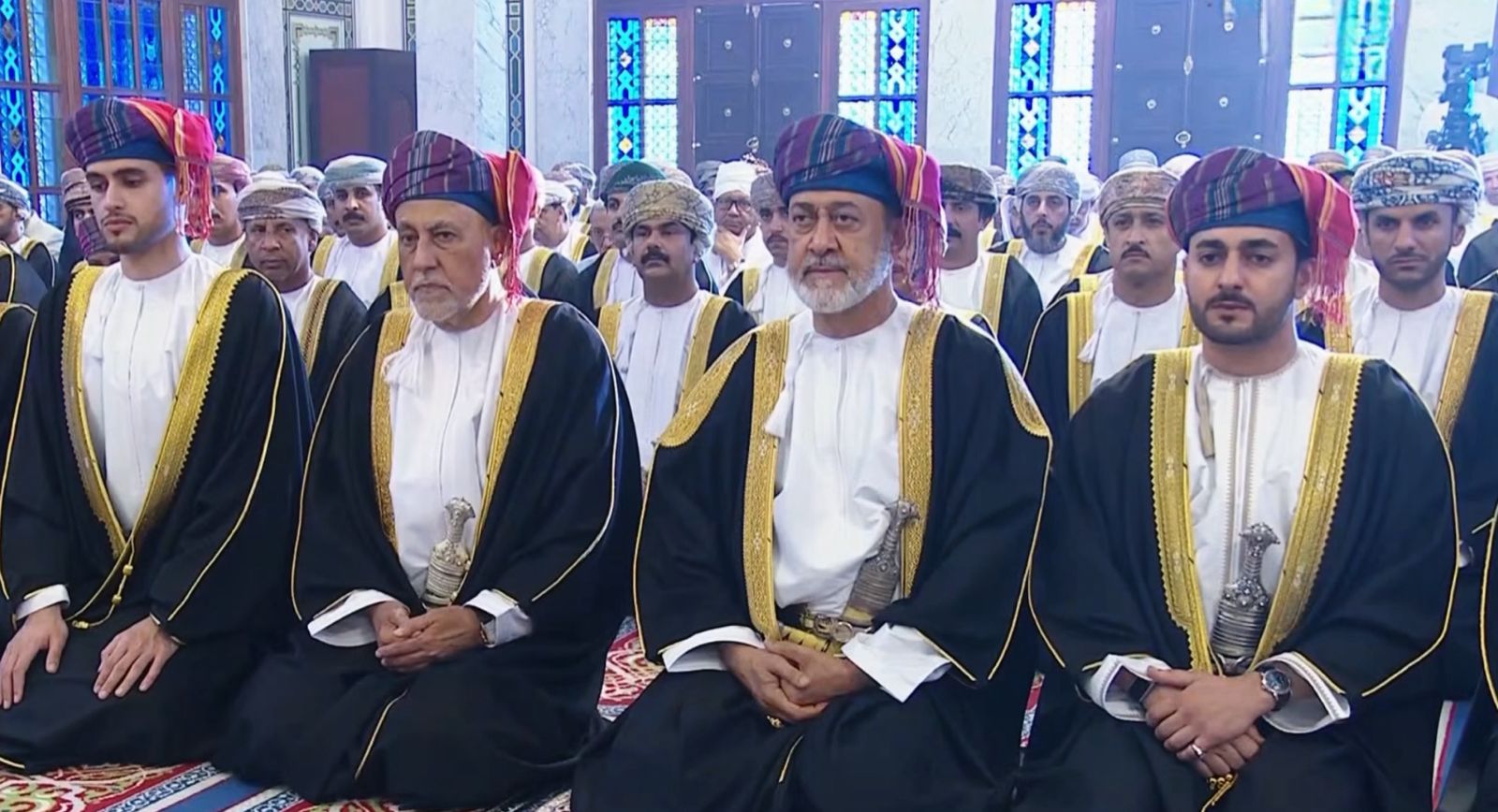 جلالة السلطان المعظم يؤدّي صلاة عيد الفطر السعيد