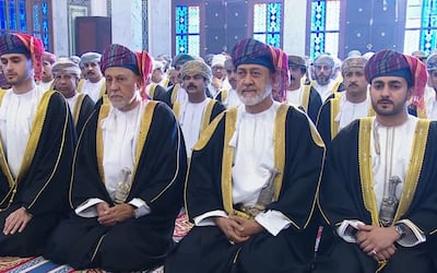 جلالة السلطان المعظم يؤدّي صلاة عيد الفطر السعيد