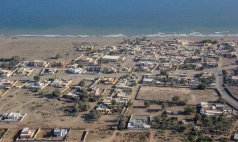 الإسكان تستعرض 135 موضوعًا استثماريًا وتخطيطيًا بشمال الباطنة