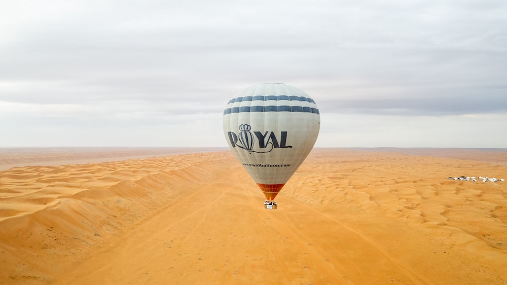 المناطيد ستطير من جديد في السماء العمانية.. والشركة توضح الأسعار