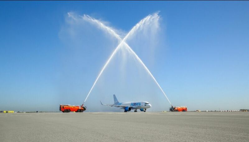 طيران جديد يصل إلى مطار مسقط الدولي