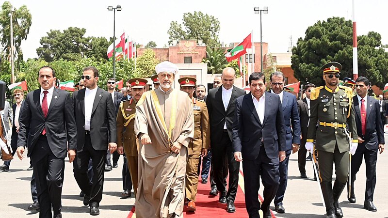 جلالة السلطان يختتم زيارته إلى إيران