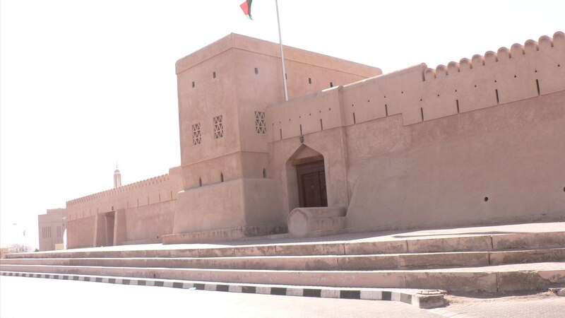 حصنان شاهدان على أمجاد البريمي التاريخية