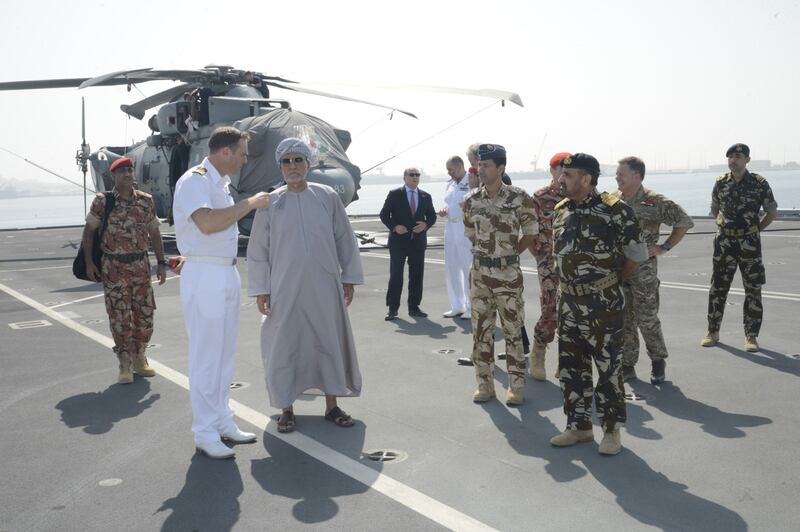 سمو السيد شهاب ووزير الدفاع البريطاني يشهدان ختام “خنجر عمان”
