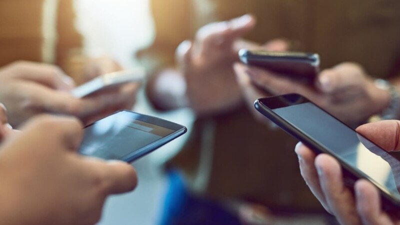 أكثر من 6 ملايين عدد اشتراكات الهواتف المتنقلة؛ فكم رقما لديك؟