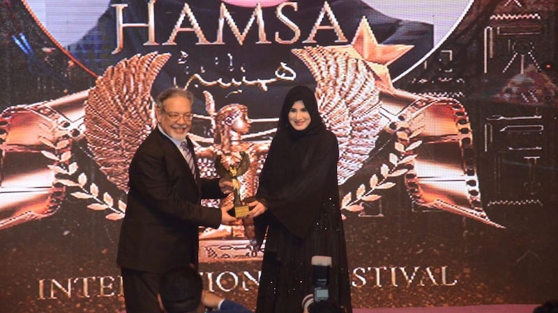 عمانية “أفضل كاتبة” في مهرجان دولي بمصر