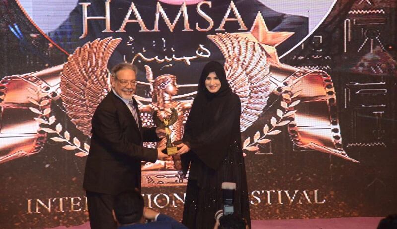 عمانية “أفضل كاتبة” في مهرجان دولي بمصر