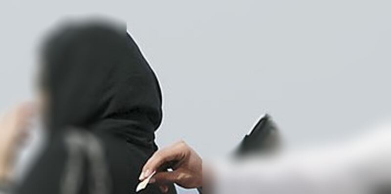 ما عقوبة “ترقيم البنات” في القانون العماني؟