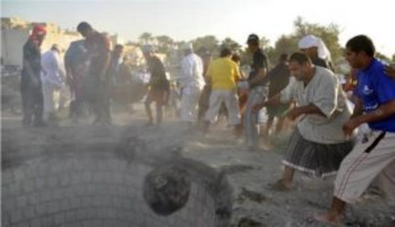 الشواء العُماني وجبة العيد الفريدة ..تعرّف على مراحل إعداده بالصور