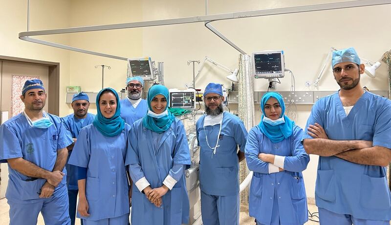 إجراء عملية الأولى من نوعها في مستشفى الرستاق