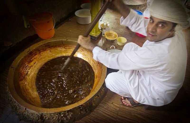 يعقوب الحلاو يتحدث عن ما يُميز الحلوى العمانية وقصته معها