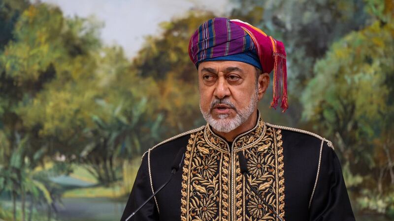 “سنصبح مركزًا إقليميًّا لصناعات الهيدروجين الأخضر”: إليكم أبرز ما جاء في كلمة جلالة السلطان بسنغافورة