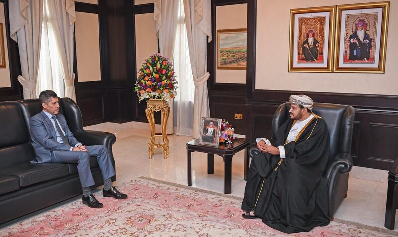 نيابة عن جلالة السلطان: سمو السيد فاتك يودّع سفيري فرنسا والبرازيل