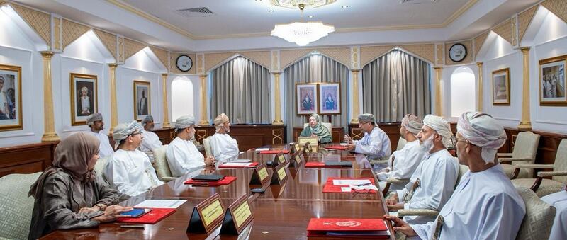 جامعة السلطان قابوس تعتمد ماجستير العلوم في التمريض والتسويق الرقمي