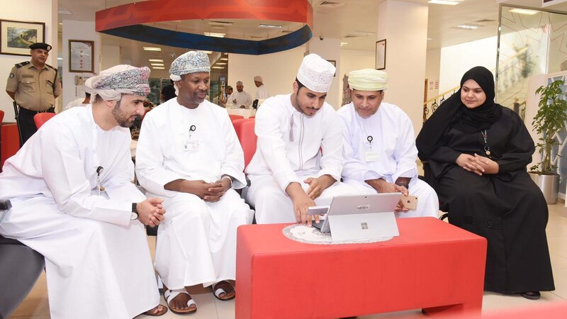 بنك مسقط يجري سحبًا مخصصًا لولاء الزبائن ضمن ” المزيونة “